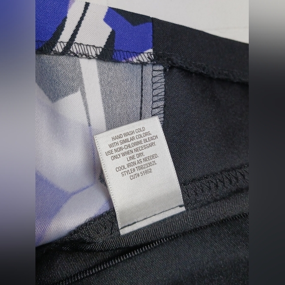 Dressbarn Sleeveless Dress Size 16/Stretch, black,purples/ 3/4 zip - Picture 8 of 11